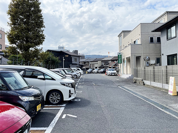 石山医院駐車場